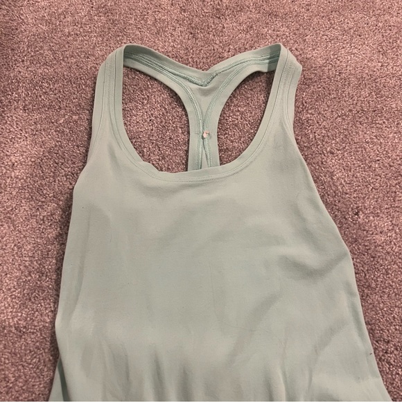 lululemon light teal tank top size 4! - Picture 2 of 5